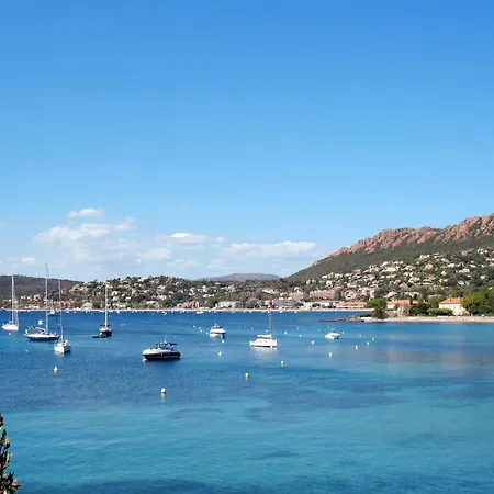 Apartamento Village Cap Esterel - L'esquinade-110 By Interhome